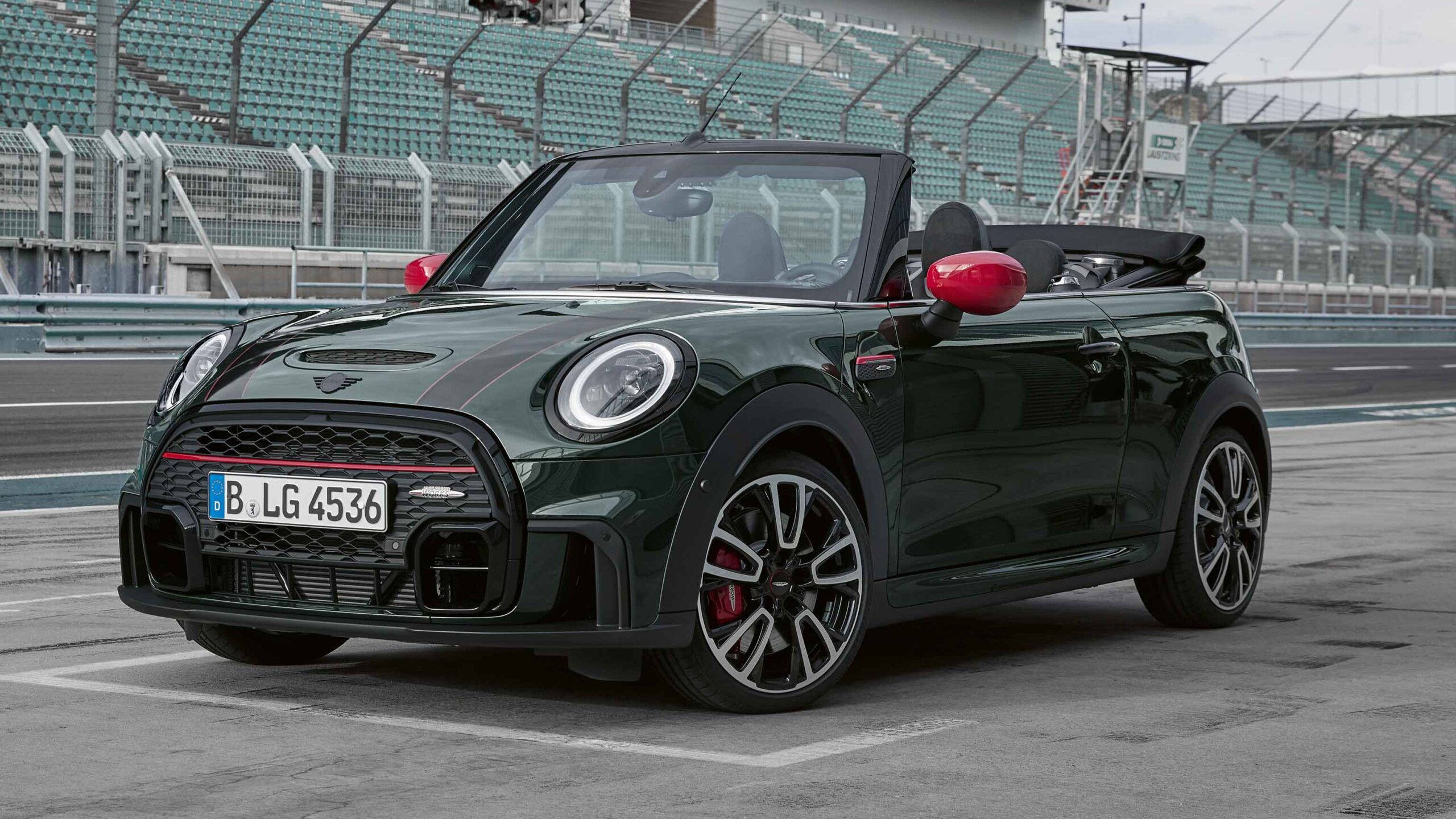 Mini John Cooper Works su strada